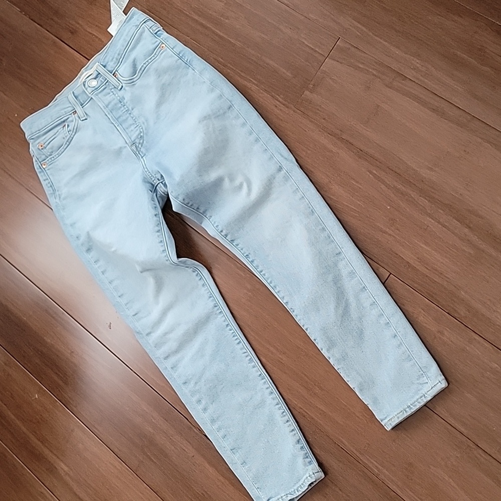 Levis Wedgie Skinny 27